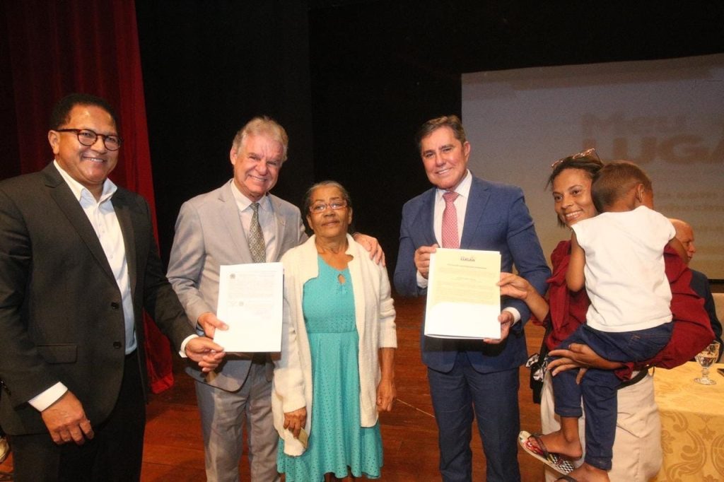 146 famílias recebem títulos de propriedade e realizam antigo sonho em Itabuna